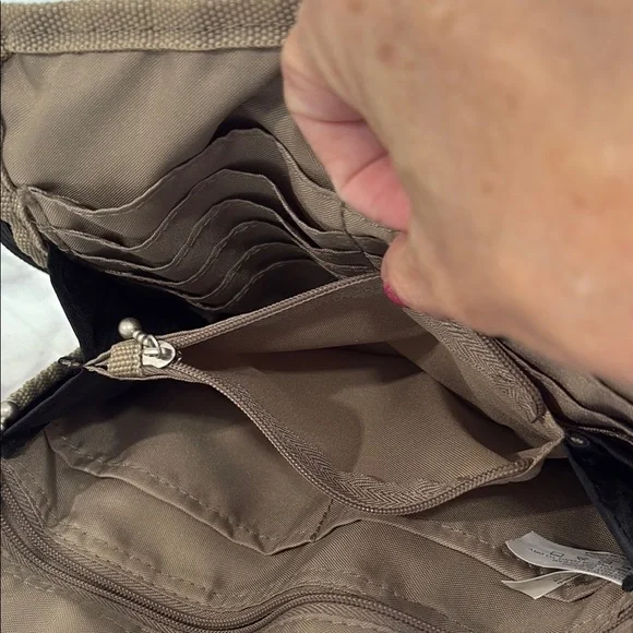 NWOT Baggallini Black Crossbody Bag with Long Strap - Picture 10 of 11